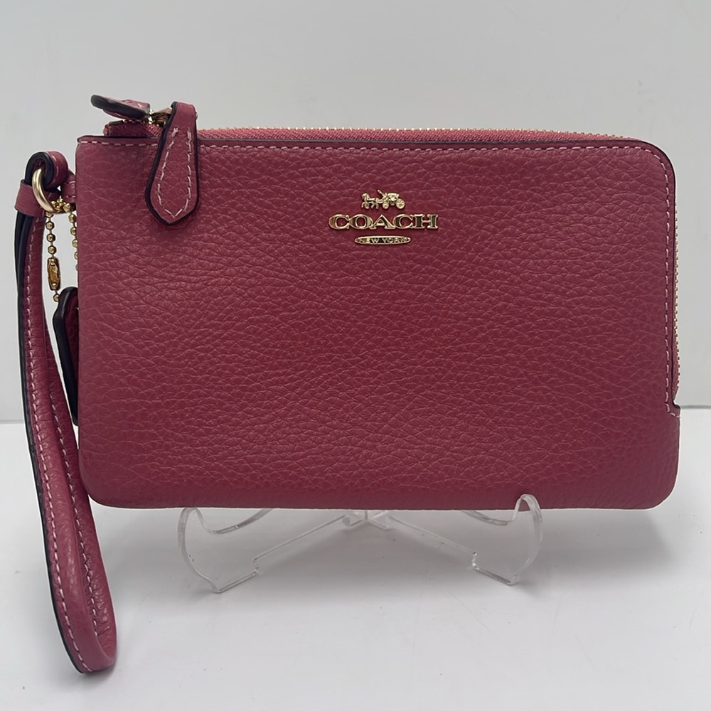 Coach Double Corner Zip Wristlet
IM/Rouge
NWT - Picture 5 of 16